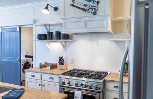 Reynolds Landing House | Porchview 4 bedroom 3 1/2 bath