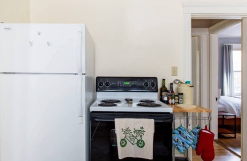 Parkside Apartment | Port City Nest: Beautiful 2bd w/Balcony & Parking