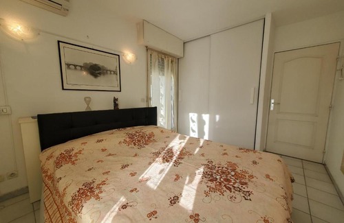 Frejus Port Apartment | Port FREJUS T2 39m2 climatise Belle terrasse Balcon