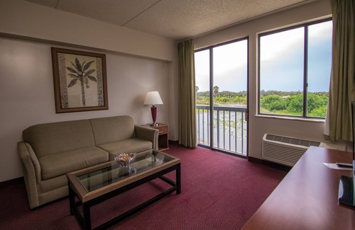 Port LaBelle Hotel | Port Labelle Inn & Conference Center