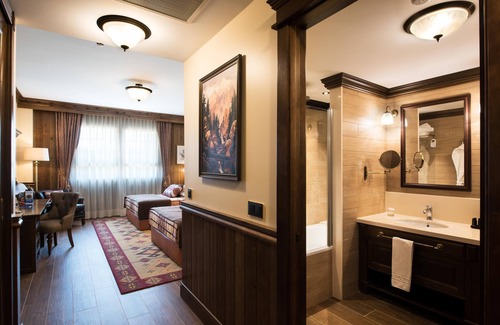Salou Hotel | PortAventura Hotel Colorado Creek - Includes unlimited access to PortAventura Park & 1 access to Ferrari Land
