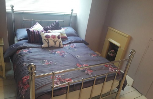 Newton House | PORTH COTTAGE * NEW , PORTHCAWL