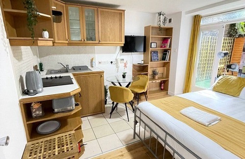 Colville Hotel | Portobello Road artistic studios