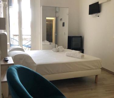 Vernazza Hotel | PORTOROSSO Rooms