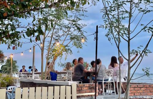 Taman Aman Villa | PortugueseSeaVilla 26pax