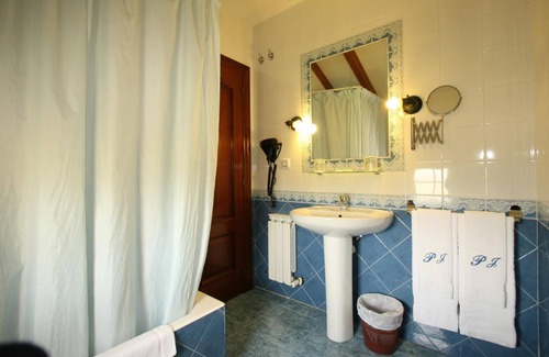 Santillana del Mar House | Posada El Jardín