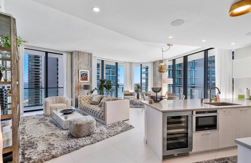 Edgewater Apartment | POSH Miami Penthouse, Stunning Ocean Views! Heated Pool/Gym, Near Beach & Cafes