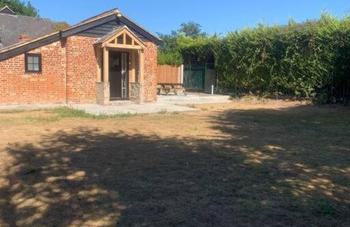 Romford Apartment | POST BOX LODGE x
