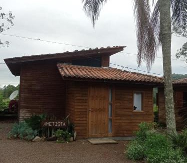 Praia Grande Ski Chalet | Pousada Figueira do Rio do Boi
