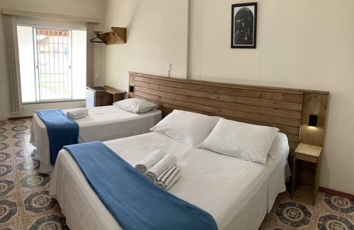Praia da Armacao do Itapocoroi Hotel | Pousada Marinamarela
