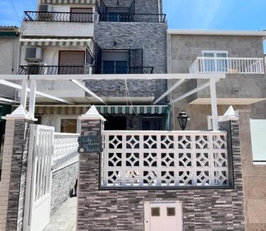 Santa Pola House | Prachtig gemoderniseerde woning op 250 meter van het strand