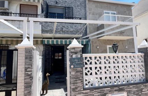 Santa Pola House | Prachtig gemoderniseerde woning op 250 meter van het strand