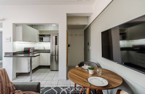 Azenha Apartment | Practical Studio Near Farroupilha Park Hpn707