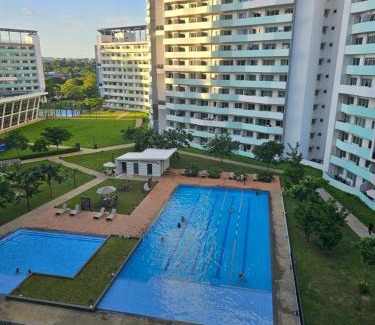 Matandang Balara Apartment | Practical Studio with WIFI Pool PS4 Netflix