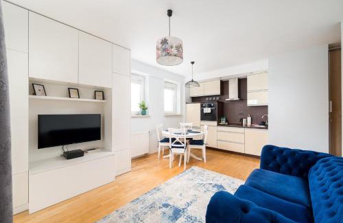 Praga Polnoc Apartment | Praga Tower Blue Apartment by Bookinghost