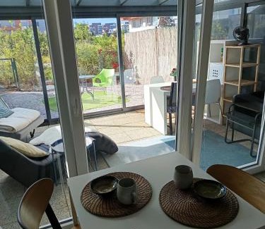 Letnany Apartment | Praha Letňany, zimní zahrada, parkování v garáži zdarma