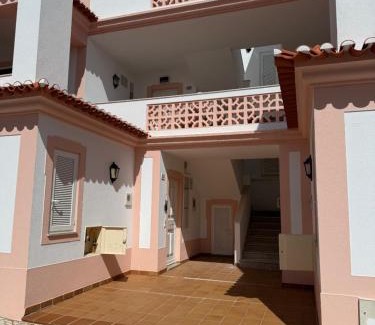 Praia del Rei Apartment | Praia D'El Rey Pool & Golf House