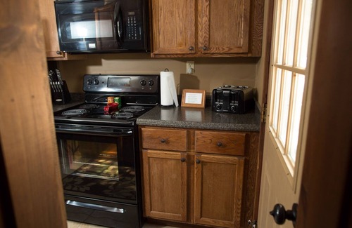 Laurelville Cabin | Prancing Doe sleeps 6, or rent all 4 for 20. Horseback riding across the Rd!