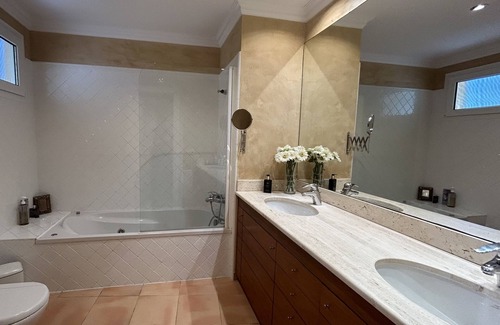 S'Agaro Ski Chalet | Preciosa Villa con Piscina en Urbanización Exclusiva en S'agaró