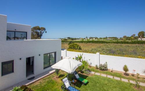 Zahora Villa | Preciosas villas con jardín y vistas al faro, a 700m de la playa