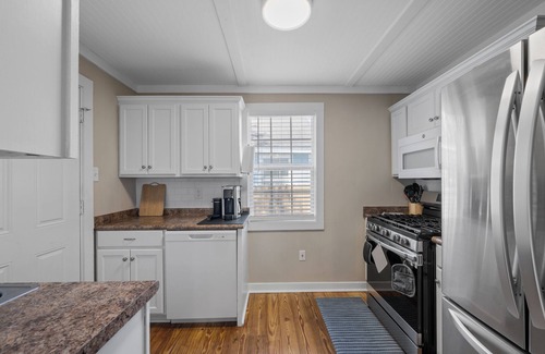 Mobile Cottage | Precious 1-bedroom Cottage in Midtown Mobile Recently renovated with fenced yard