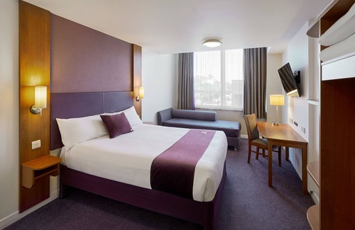 Cleedownton Hotel | Premier Inn Birmingham Longbridge