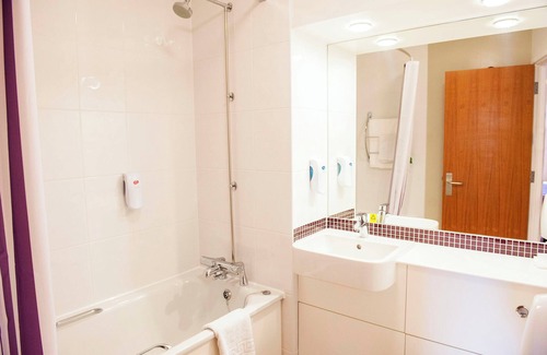 Cleedownton Hotel | Premier Inn Birmingham Longbridge