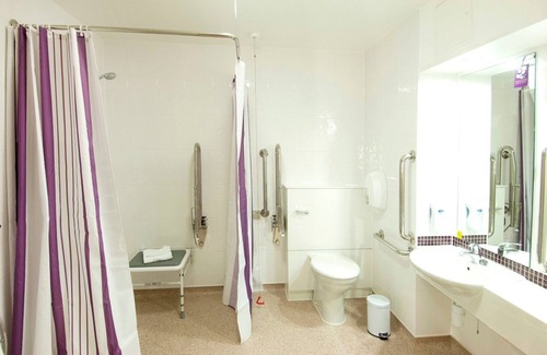 Cleedownton Hotel | Premier Inn Birmingham Longbridge