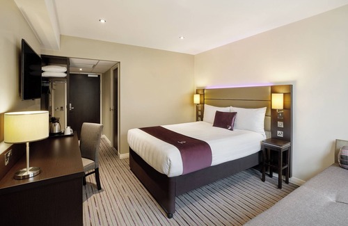 London Borough of Bromley Hotel | Premier Inn London Bromley