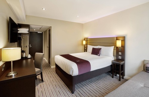 Gatwick Hotel | Premier Inn London Gatwick Airport East