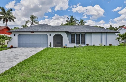 Bonita Springs House | Premier Pool Retreat