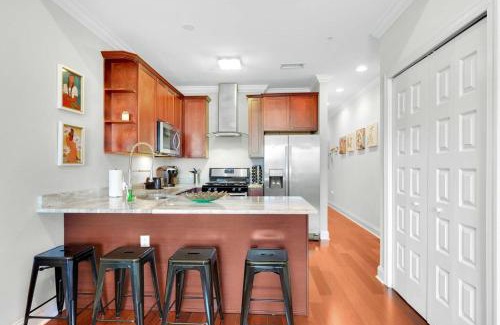 Olde Kensington Apartment | Premier Studio W Gym Access