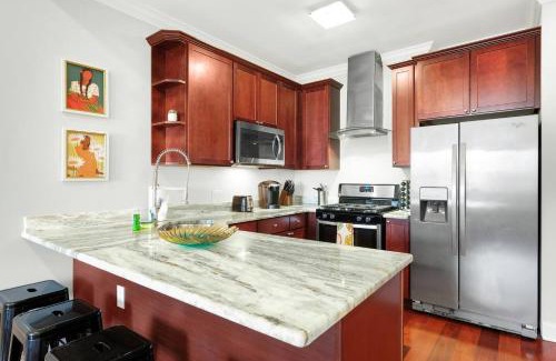 Olde Kensington Apartment | Premier Studio W Gym Access