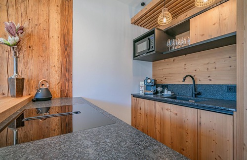 Schonbach Ski Chalet | Premium combination with gondola view and sauna