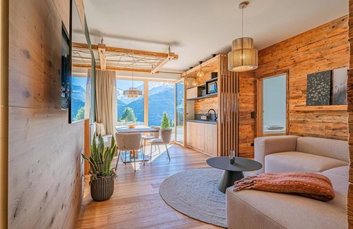 Schonbach Ski Chalet | Premium combination with gondola view and sauna