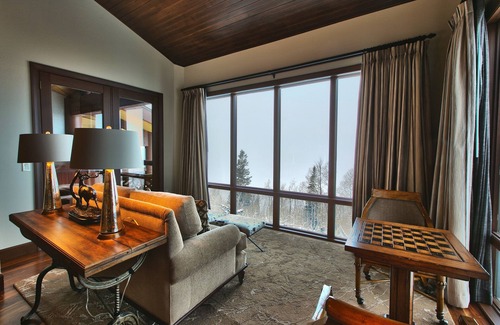Deer Valley Apartment | Premium Luxury Two Bedroom Suite with Mountain Views 2 Apartment Hotel by RedAwning