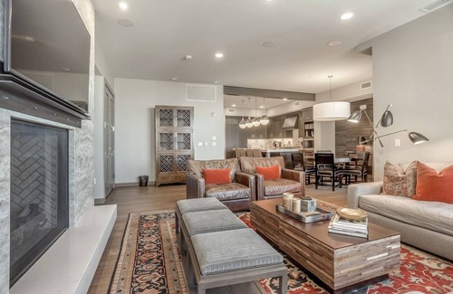 Deer Valley Apartment | Premium One Bedroom Studio Apartment Hotel by Redawning