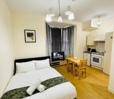 East Walworth Apartment | Premium Studio Flat 02 Near Tower Bridge
