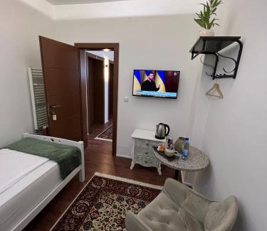 Mali Radic Hotel | Prenoćište-Sobe-Rooms-Aman