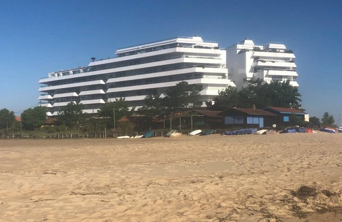 Arcachon Apartment | Prestigious south facing apartment on a beach in Arcachon