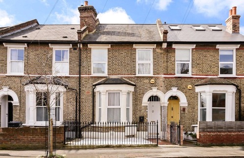 Hackney Wick House | Pretty new family home, with generous outdoor space, 1.8 miles to the Dog Hedge.