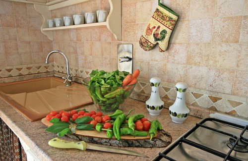 Casole d'Elsa House | Pretty Tuscan cottage surrounded by private hills
