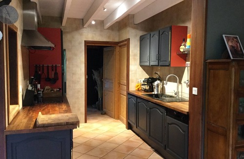 Piraillan Villa | Pretty villa in a green setting close to the beach