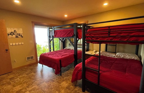 Coolin House | Priest Lake Eastside Cabin with Awesome Views! See Weekly Discount
