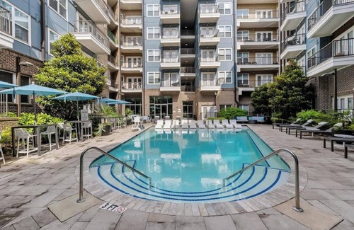 Cherry Apartment | Prime Central Apt | Pool, Gym, Parking, W/D