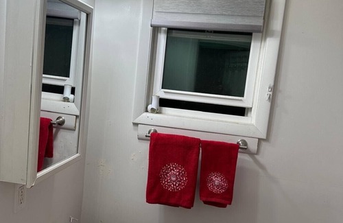 Perth Amboy House | Prime Cozy Room. Easy NY access