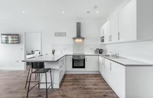 Fairfield Apartment | Prime Location 2BR flat 15 Min London Bridge DP292