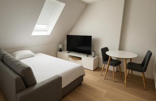 Hammersmith Broadway Apartment | Prime Location! Cozy Stay by Riverside,Tube, Shops