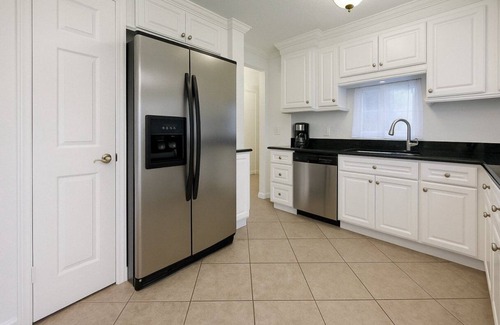 Indian Wells House | Prime Location! Cozy Villa Near Disney & More