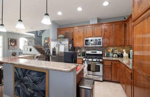 Hillcrest House | Prime Location Spacious townhome
